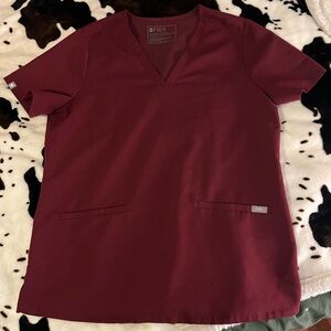 Figs scrub top 2 pockets